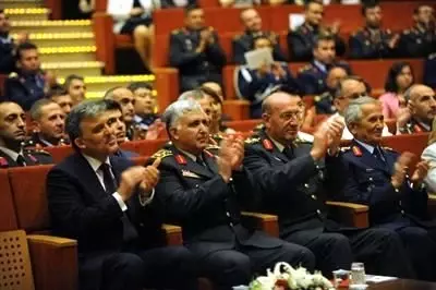 Gül ve Erdoğan Harp Akademileri Mezuniyet Törenine Katıldı Gül ve Erdoğan Harp Akademileri Mezuniyet Törenine Katıldı