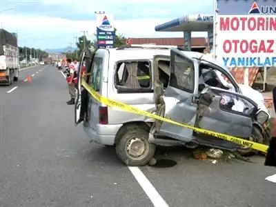 Ordu'da Feci Kaza: 4 Ölü, 1 Yaralı Ordu'da Feci Kaza: 4 Ölü, 1 Yaralı