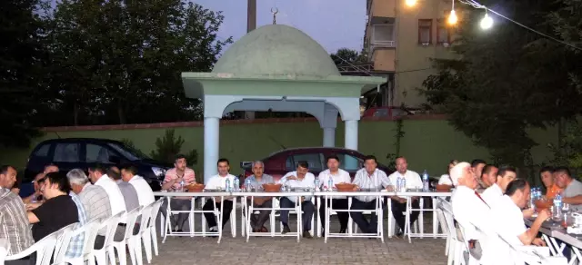 İmam Hatip Camisinde İftar Geleneği Devam Ediyor İmam Hatip Camisinde İftar Geleneği Devam Ediyor