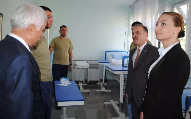 AK Parti Genel Başkan Yardımcısı Gedikli Yaralı Askerleri Ziyaret Etti AK Parti Genel Başkan Yardımcısı Gedikli Yaralı Askerleri Ziyaret Etti