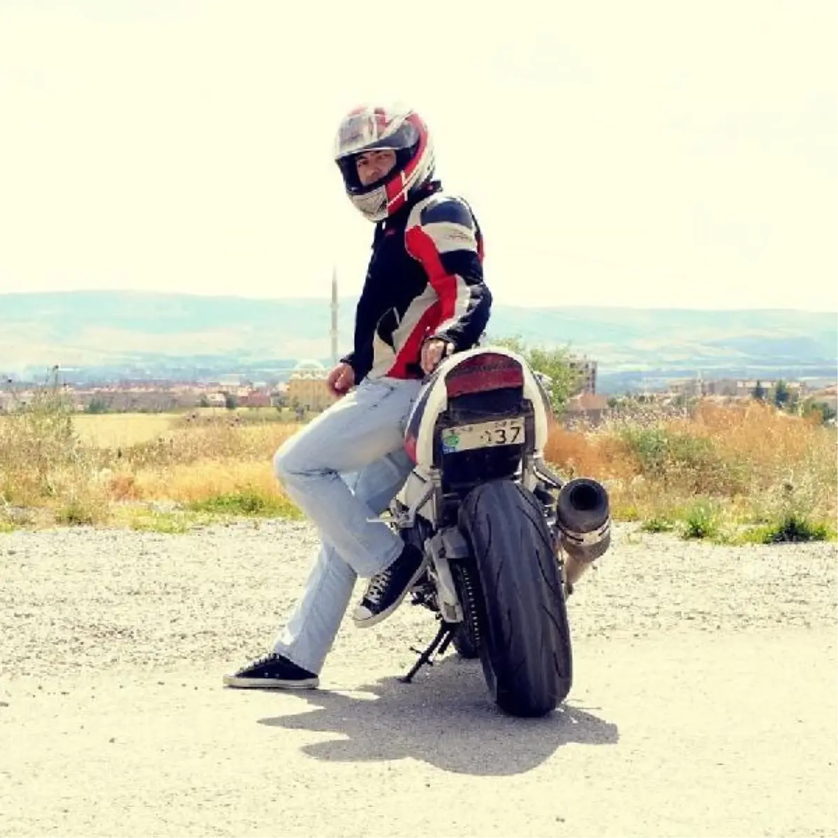 Motosiklet Yarışı Yaparken Kazada Öldü  Haberler
