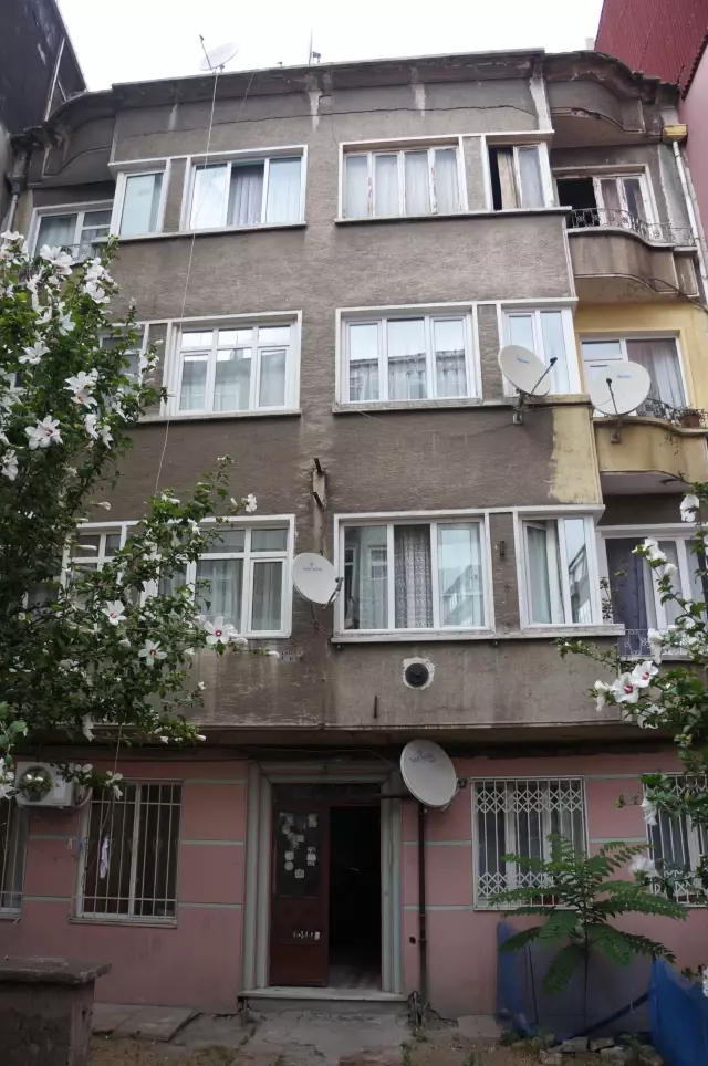7 Yıl Annesinin Cesediyle Yaşadı! 7 Yıl Annesinin Cesediyle Yaşadı!