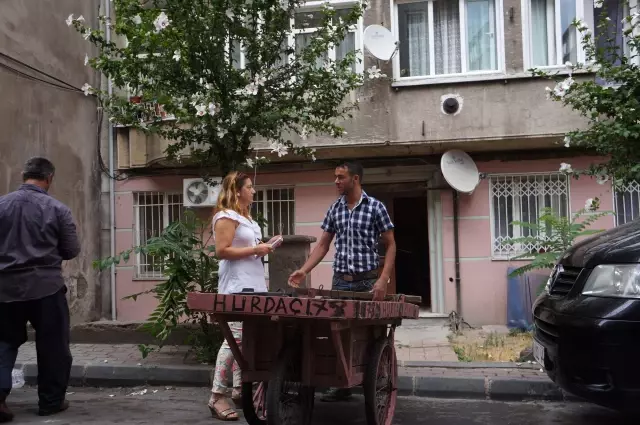 7 Yıl Annesinin Cesediyle Yaşadı! 7 Yıl Annesinin Cesediyle Yaşadı!