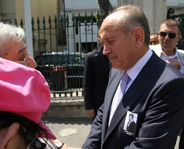 Yönetmen Metin Erksan'a Veda Yönetmen Metin Erksan'a Veda