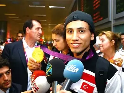 Olimpiyat Kafilesi Yurda Döndü