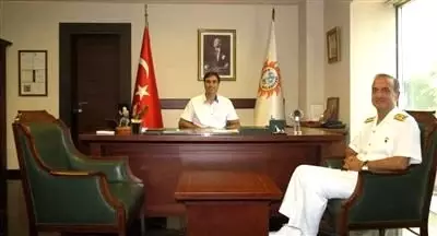 Erdek Mayın Filo Komutanı Ercüment Tatlıoğlu Veda Ziyaretlerini Sürdürüyor Erdek Mayın Filo Komutanı Ercüment Tatlıoğlu Veda Ziyaretlerini Sürdürüyor