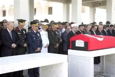 Şehit Öztürk Alkışlarla, Şehitler Ölmez Diye Uğurlandı