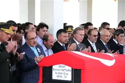 Şehit Uzman Çavuş Sercan Öztürk Son Yolculuğuna Uğurlandı