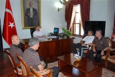 Denizli Belediyespor Teknik Heyeti Vali Özçimen'i Ziyaret Etti