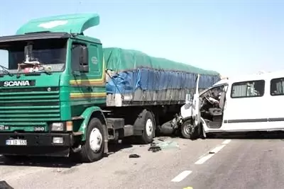 Düğün Dönüşü Kaza: 3 Ölü, 11 Yaralı