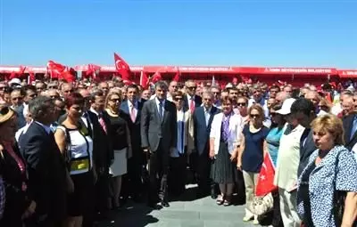 İzmir'de CHP'den Alternatif Kutlama