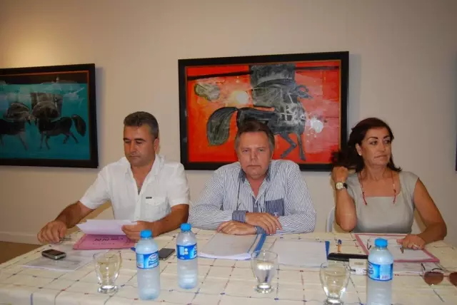 Ayvalık'ta Gergin Meclis Toplantısı Ayvalık'ta Gergin Meclis Toplantısı