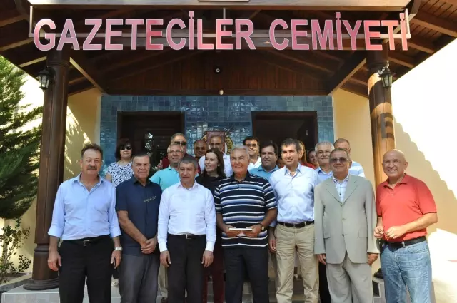 Deniz Baykal'dan 'Afyon' Yorumu Deniz Baykal'dan 'Afyon' Yorumu