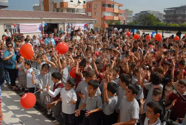 Kaymakam Ayhan, Okullarda Yeni Dönem Coşkusuna Ortak Oldu