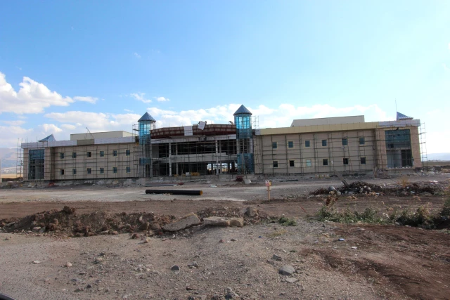 Erzurum'un Yeni Şehirlerarası Otobüs Terminali Göz Kırpmaya Başladı