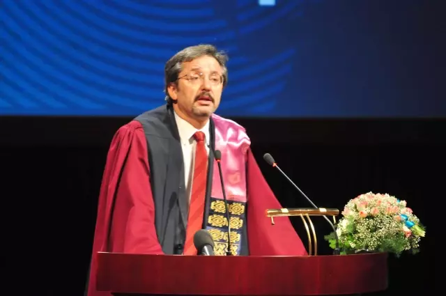 Nabi Avcı'dan Dekan Aydın'a 'İslami Bisiklet' Tepkisi Nabi Avcı'dan Dekan Aydın'a 'İslami Bisiklet' Tepkisi