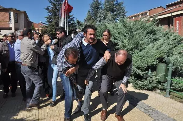 Asker Uğurlaması Değil, Polis Gözaltısı Asker Uğurlaması Değil, Polis Gözaltısı