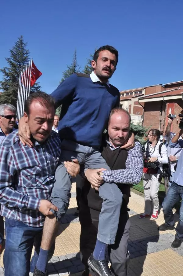 Asker Uğurlaması Değil, Polis Gözaltısı Asker Uğurlaması Değil, Polis Gözaltısı