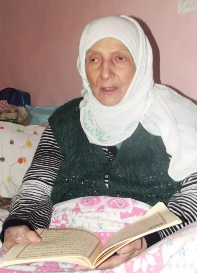 Görme ve İşitme Engelli Yaşlı Kadın Yardım Bekliyor Haberler