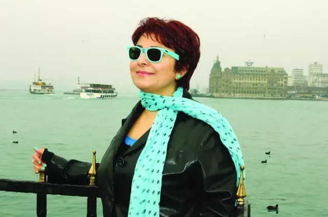 Yazarlar İzmir İçin Okuyor