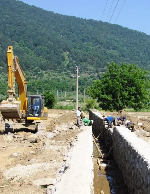 Gölcük'e Alt Yapı Çalışmaları İçin 3 Milyon Lira Ödenek Ayrıldı Gölcük'e Alt Yapı Çalışmaları İçin 3 Milyon Lira Ödenek Ayrıldı