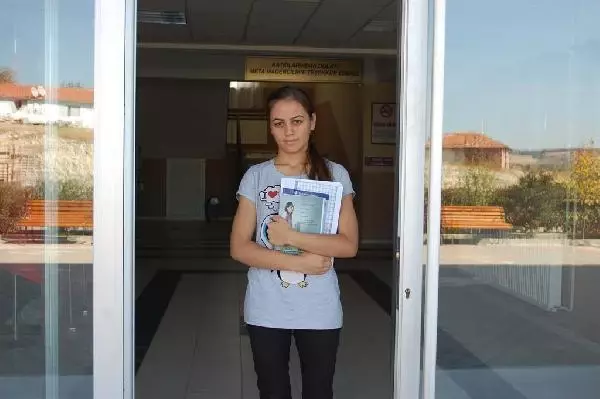 Hem Okuyor Hem 2 Kardeşini Okutuyor