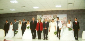 Burhaniye'de Toplu Nikah Coşkusu