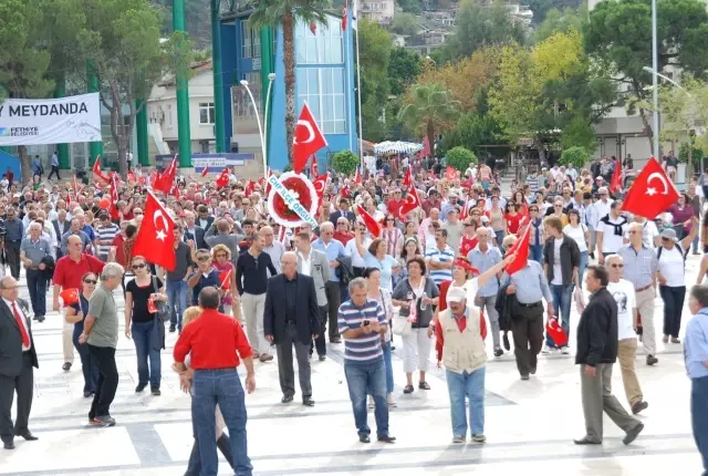 Fethiye'de Cumhuriyet Bayramı Coşkusu Fethiye'de Cumhuriyet Bayramı Coşkusu