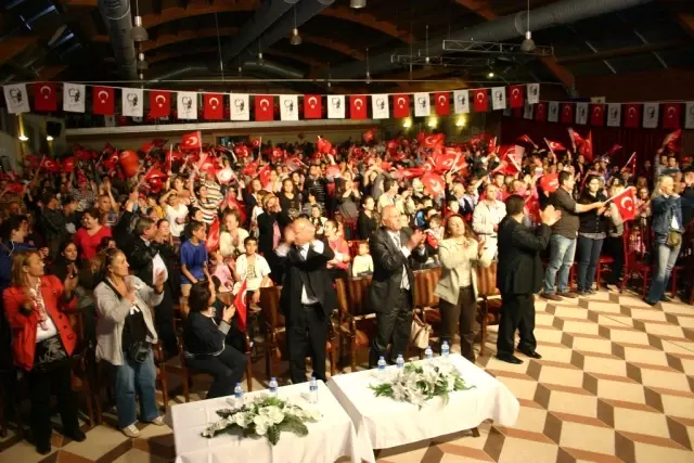 Kemalpaşa, Cumhuriyet Bayramı Şenliğiyle Çoştu