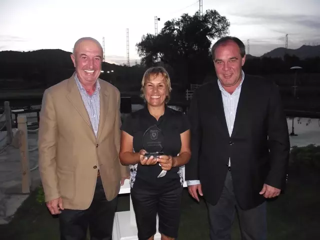 Golfe Turnuvasında Ödüler Sahiplerini Buldu Golfe Turnuvasında Ödüler Sahiplerini Buldu