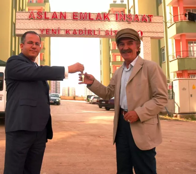 Sanatçı Yılmaz Köksal Film Çektiği Kadirli�den Ev Aldı Haberler