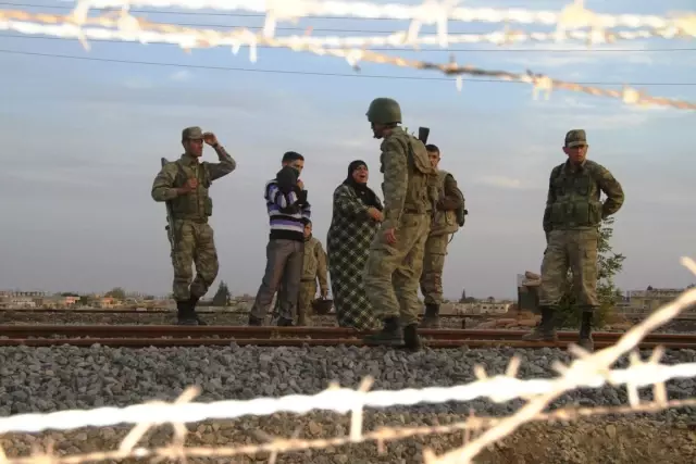 500 Suriyeli Şenyurt Beldesine Sığındı 500 Suriyeli Şenyurt Beldesine Sığındı