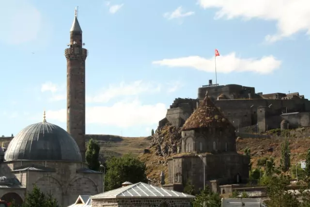 Kaya: Kars'ın Eşsiz Turizm Potansiyeli Değerlendirilemiyor - Haberler