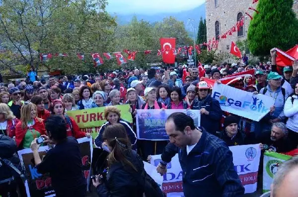 Kemalpaşa'da Ata'ya Saygı Tırmanışı
