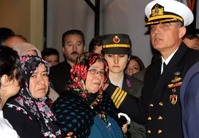Şehidin Cenazesi Memleketine Getirildi Şehidin Cenazesi Memleketine Getirildi