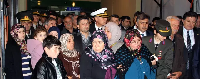 Şehidin Cenazesi Memleketine Getirildi Şehidin Cenazesi Memleketine Getirildi