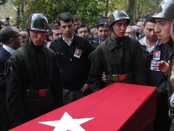 Şehit Babası: Hoş Geldin Oğlum Evine Şehit Babası: Hoş Geldin Oğlum Evine