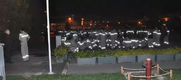 Oyak- Renault'da Toplu İş Görmesi Öncesi Protesto ve Kavga; 3 Yaralı Oyak- Renault'da Toplu İş Görmesi Öncesi Protesto ve Kavga; 3 Yaralı