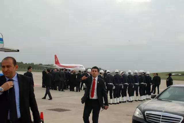 Başbakan Erdoğan, Cengiz Topel Havalimanı'na İndi - Haberler