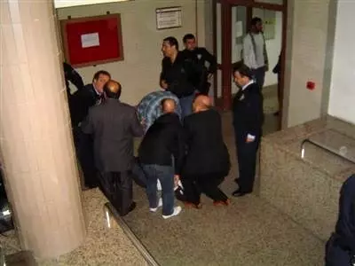 Çocuk Katiline Linç Girişimi Çocuk Katiline Linç Girişimi
