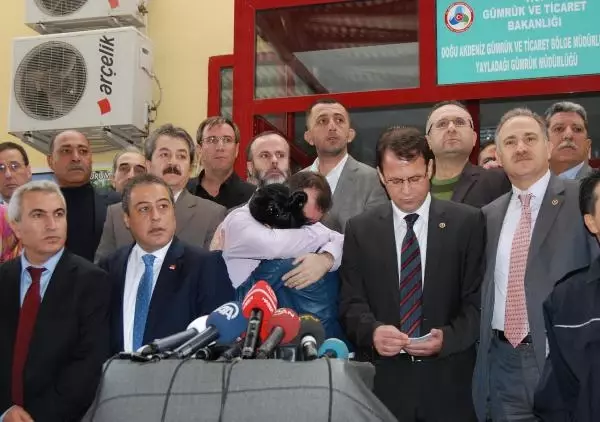 Gazeteci Ünal Türkiye'de (2)