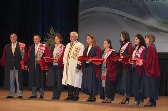 Aü Üniversitesi Rektörü Aydın: Yenilikçi Bir Dünya Üniversitesiyiz Aü Üniversitesi Rektörü Aydın: Yenilikçi Bir Dünya Üniversitesiyiz