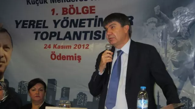 AK Parti Genel Başkan Yardımcısı Türel İzmir'de AK Parti Genel Başkan Yardımcısı Türel İzmir'de