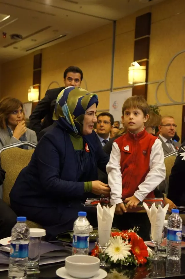 Emine Erdoğan Down Sendromlu Bir Süt Ağabeyim Vardı, Başbakan Çok