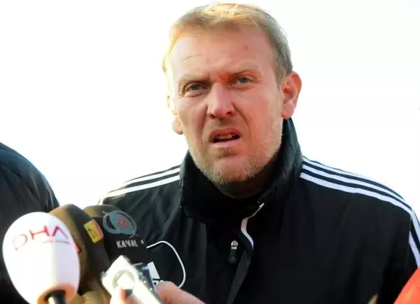 Kayserispor Teknik Direktörü: Kayserispor Teknik Direktörü: