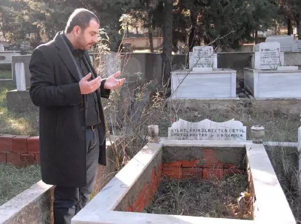 Kendi Sağlık Karnesi ile Hastaneye Giden Yakını Ölünce, 9 Yıl Yaşadığını Kanıtlamaya Uğraştı Kendi Sağlık Karnesi ile Hastaneye Giden Yakını Ölünce, 9 Yıl Yaşadığını Kanıtlamaya Uğraştı