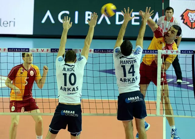 Galatasaray: 2 - Arkas Spor: 3 Galatasaray: 2 - Arkas Spor: 3