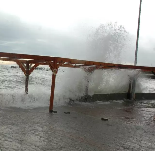 Lodos Tekirdağ'da Hayatı Olumsuz Etkiledi