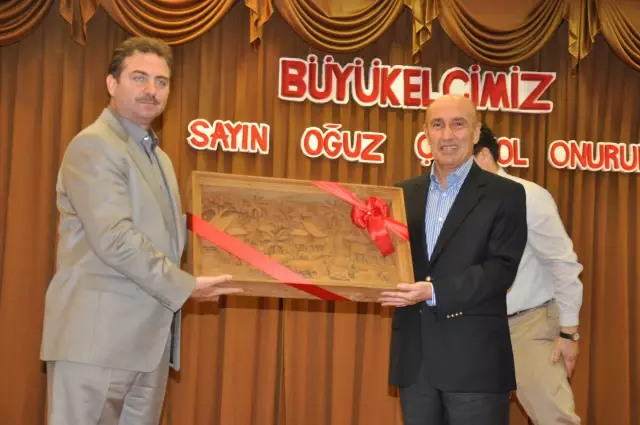 Türkiye'nin Bangkok Büyükelçisi İçin Veda Yemeği Verildi Türkiye'nin Bangkok Büyükelçisi İçin Veda Yemeği Verildi