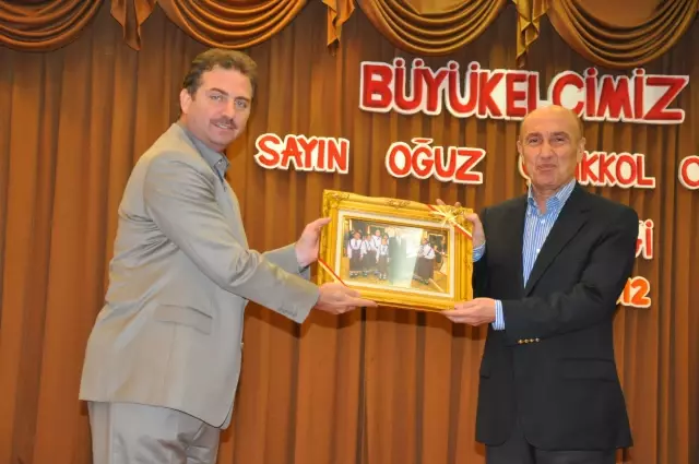 Türkiye'nin Bangkok Büyükelçisi İçin Veda Yemeği Verildi Türkiye'nin Bangkok Büyükelçisi İçin Veda Yemeği Verildi